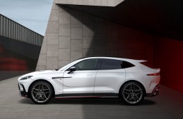 Aston Martin DBX S side
